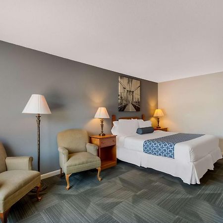 Surestay Plus Hotel By Best Western Berkeley Springs Exterior photo