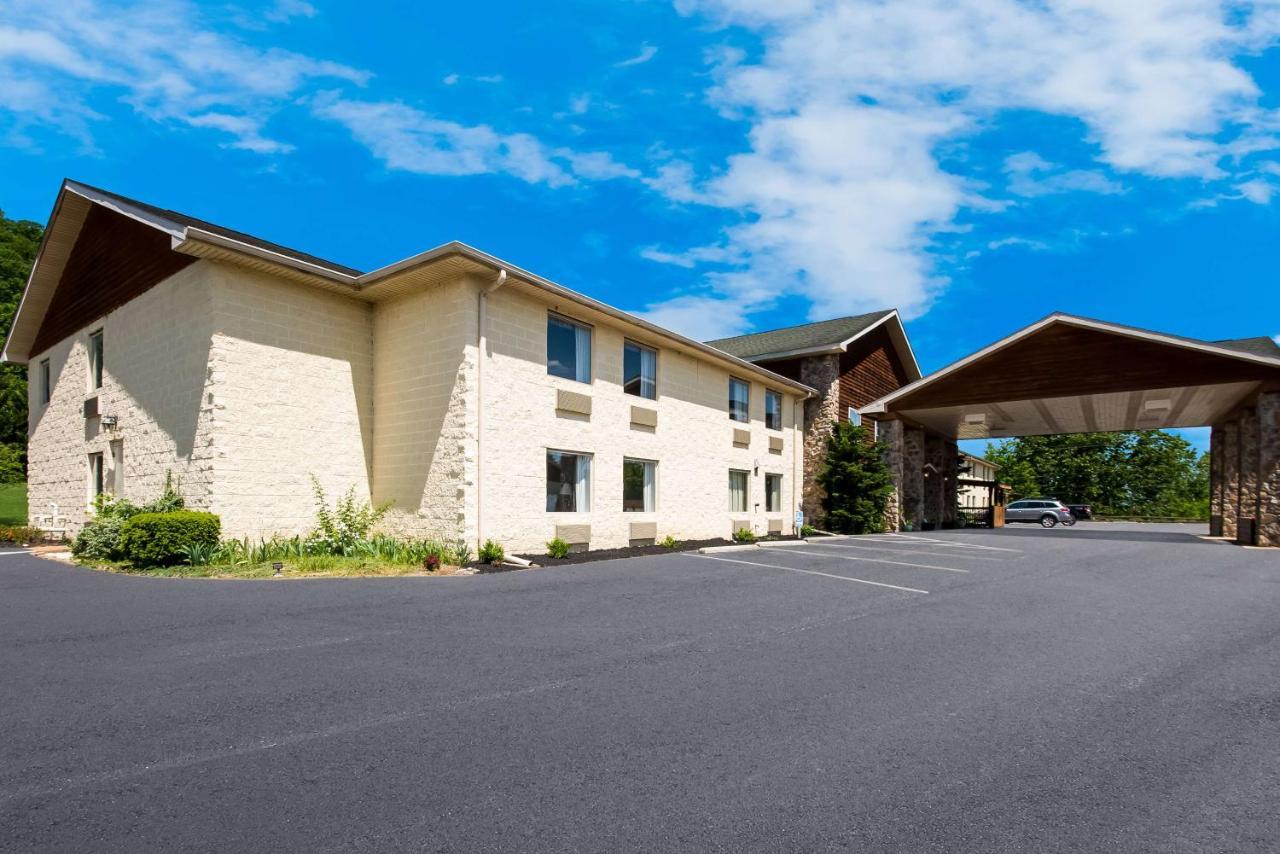 Surestay Plus Hotel By Best Western Berkeley Springs Exterior photo