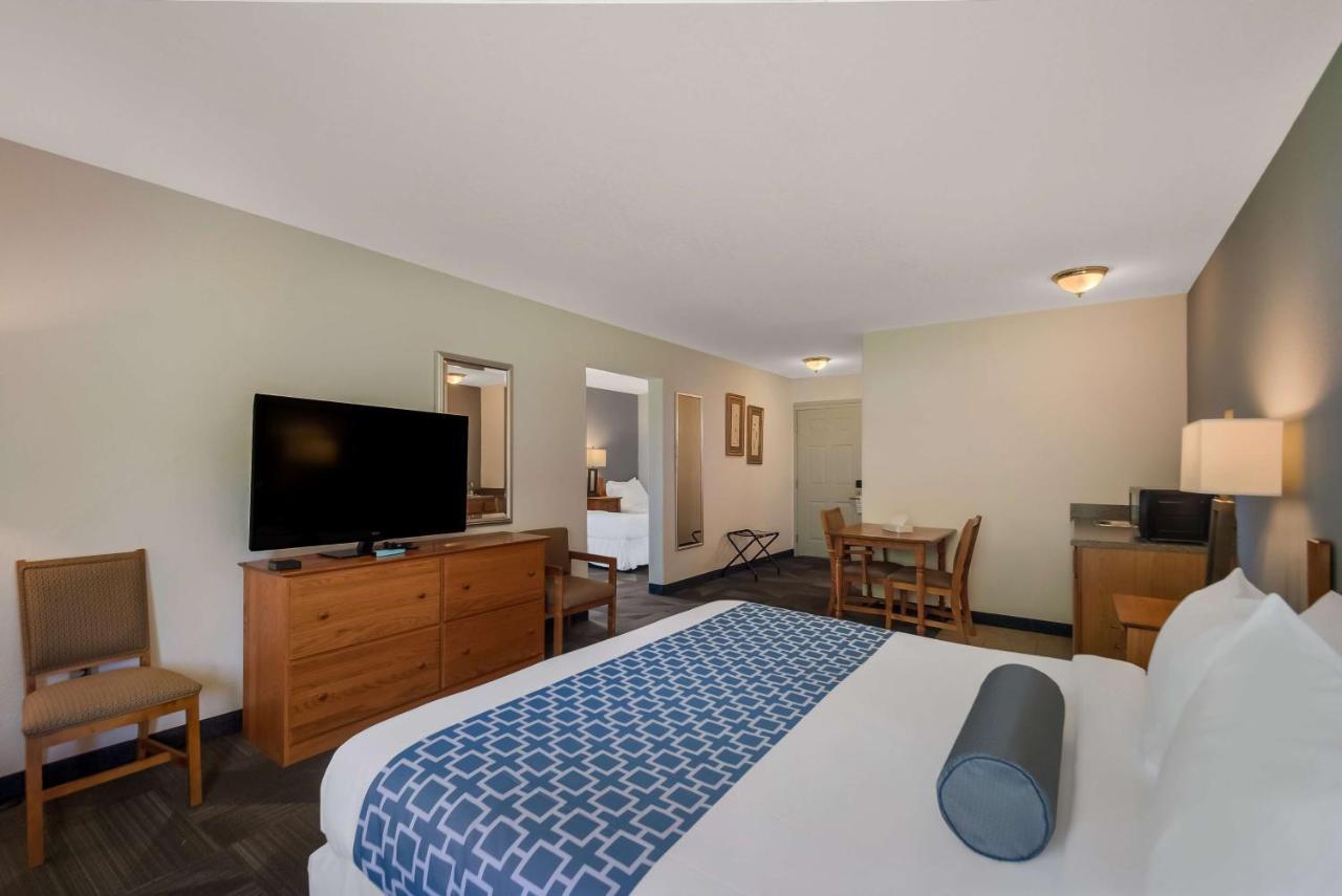 Surestay Plus Hotel By Best Western Berkeley Springs Exterior photo