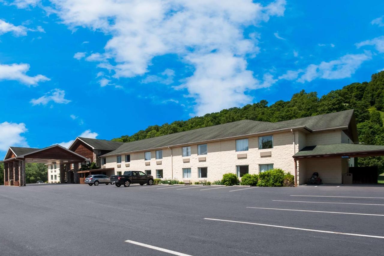 Surestay Plus Hotel By Best Western Berkeley Springs Exterior photo