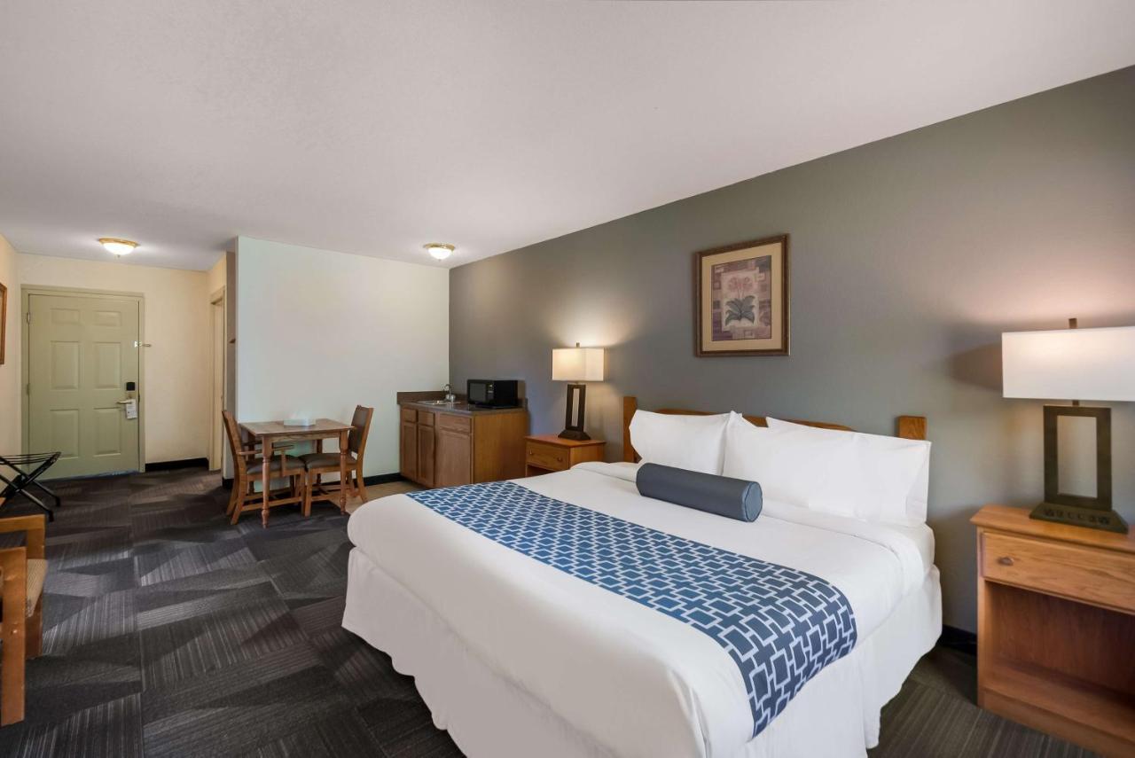Surestay Plus Hotel By Best Western Berkeley Springs Exterior photo