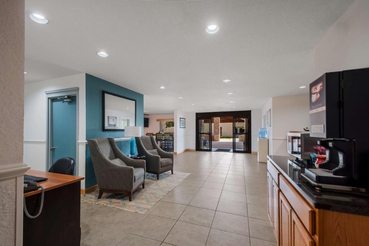 Surestay Plus Hotel By Best Western Berkeley Springs Exterior photo