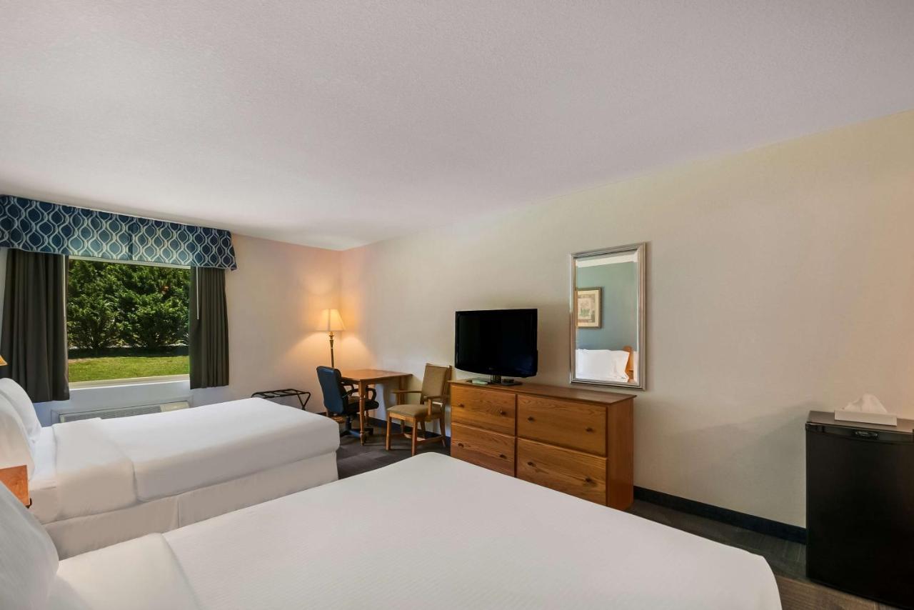 Surestay Plus Hotel By Best Western Berkeley Springs Exterior photo