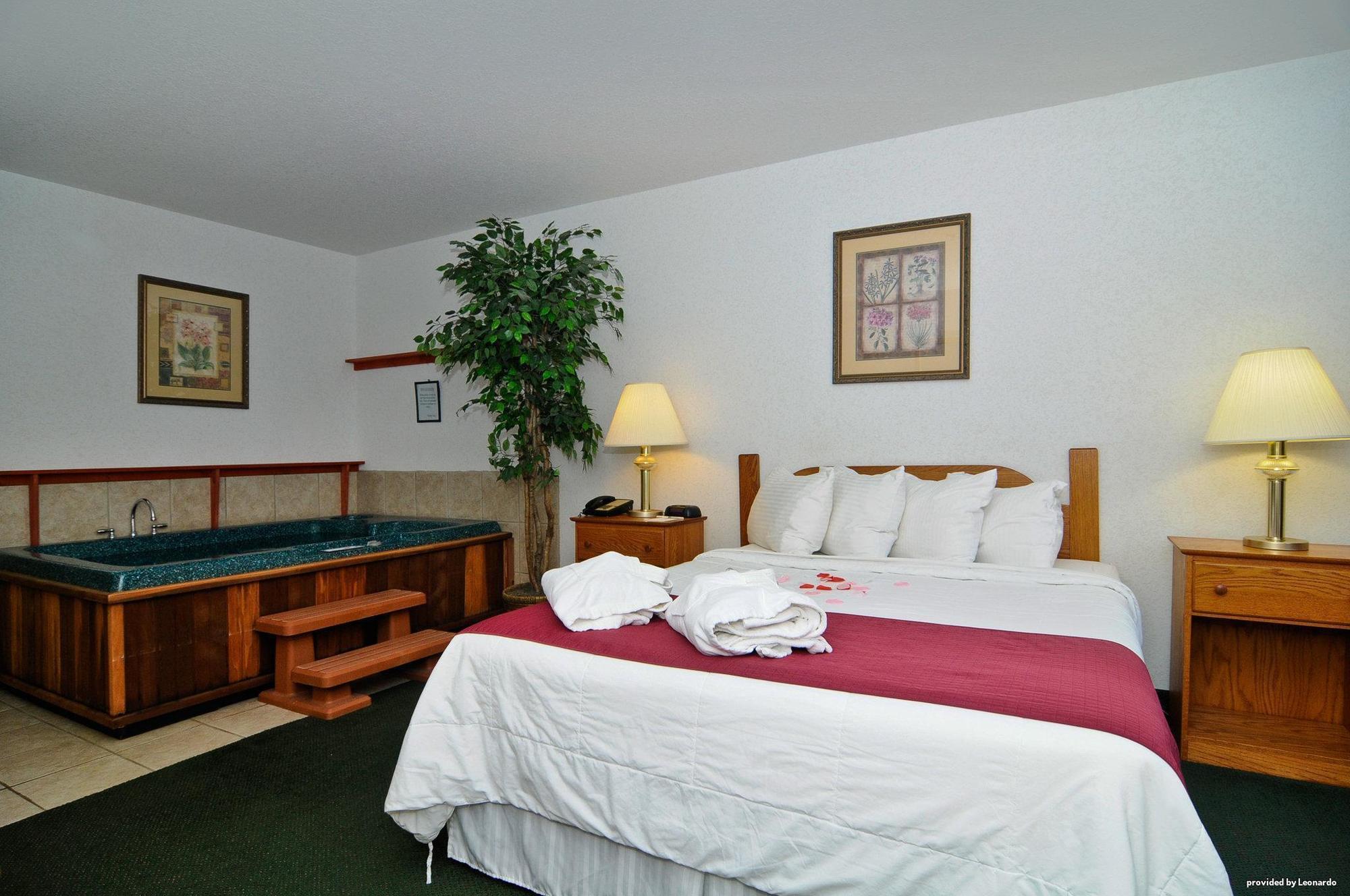 Surestay Plus Hotel By Best Western Berkeley Springs Room photo