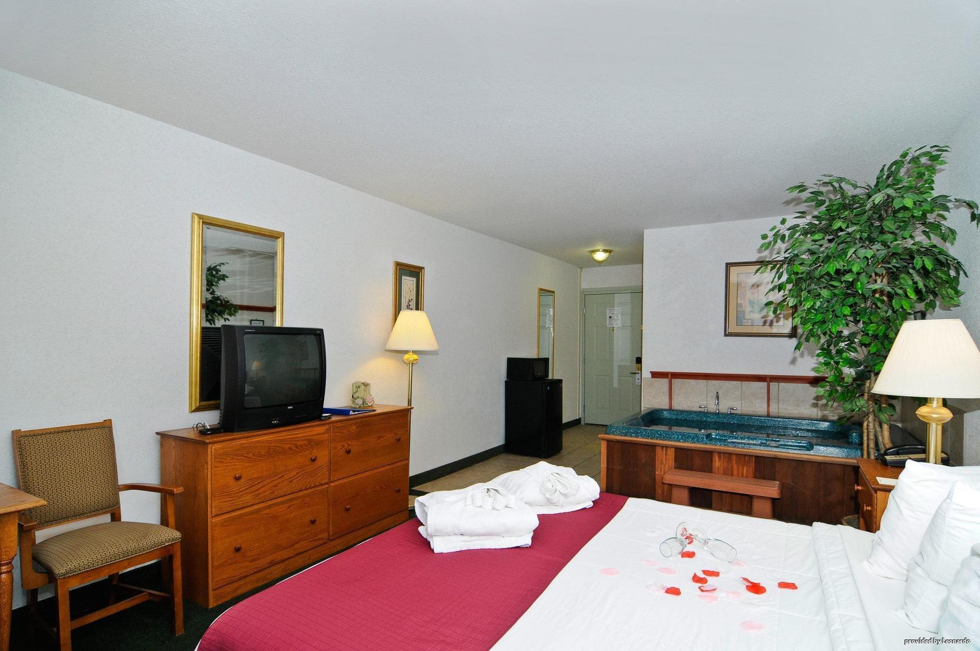 Surestay Plus Hotel By Best Western Berkeley Springs Room photo