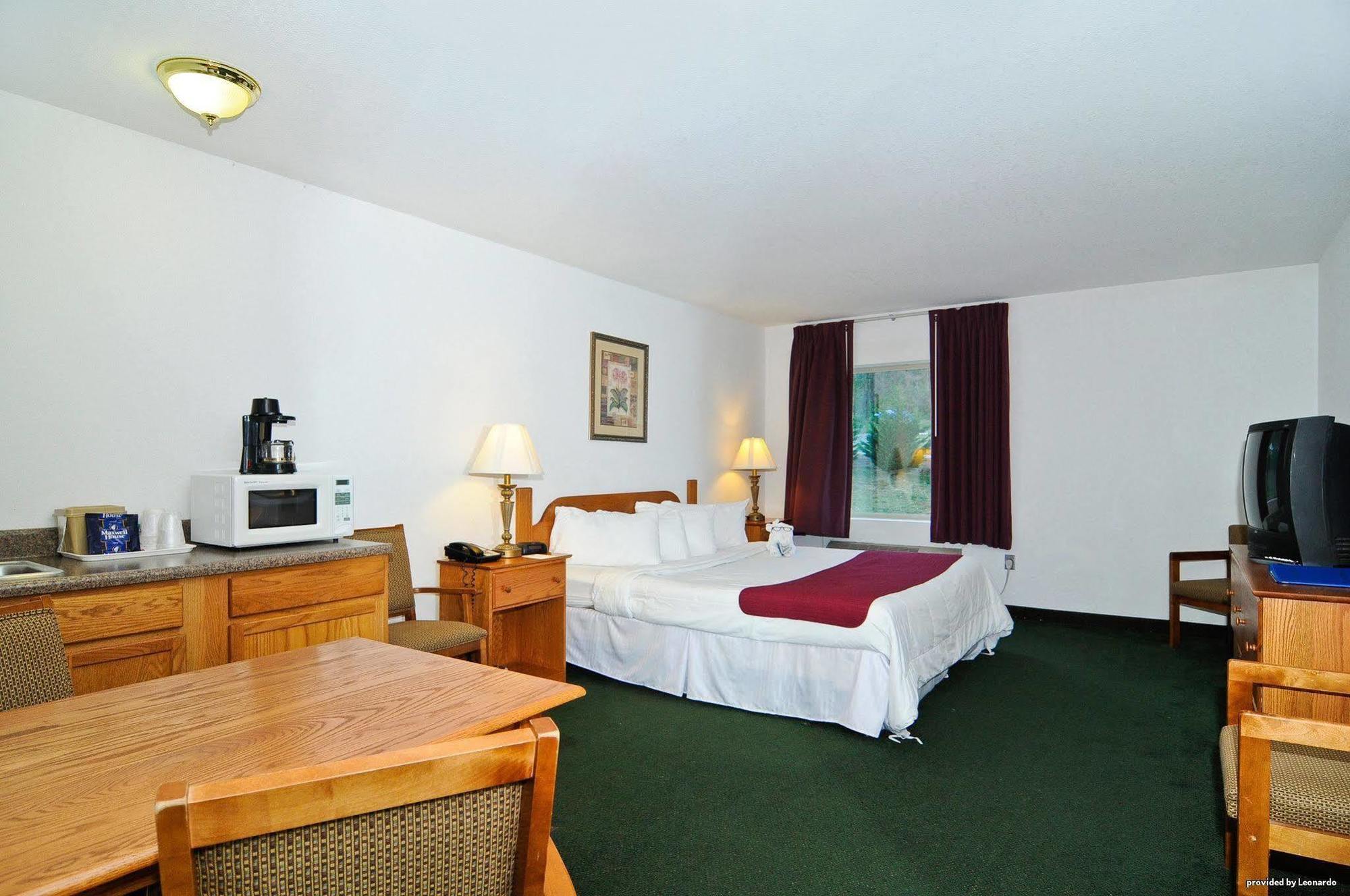 Surestay Plus Hotel By Best Western Berkeley Springs Room photo