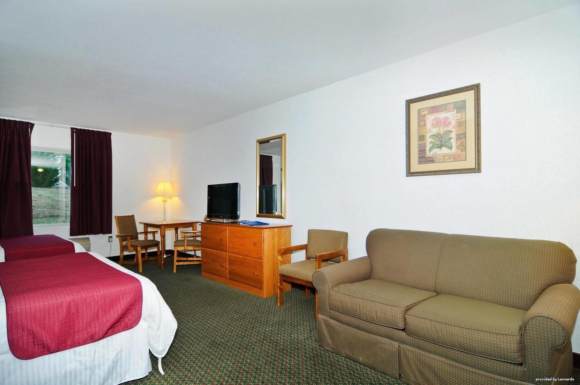 Surestay Plus Hotel By Best Western Berkeley Springs Room photo