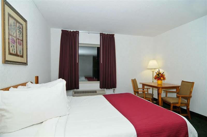 Surestay Plus Hotel By Best Western Berkeley Springs Exterior photo