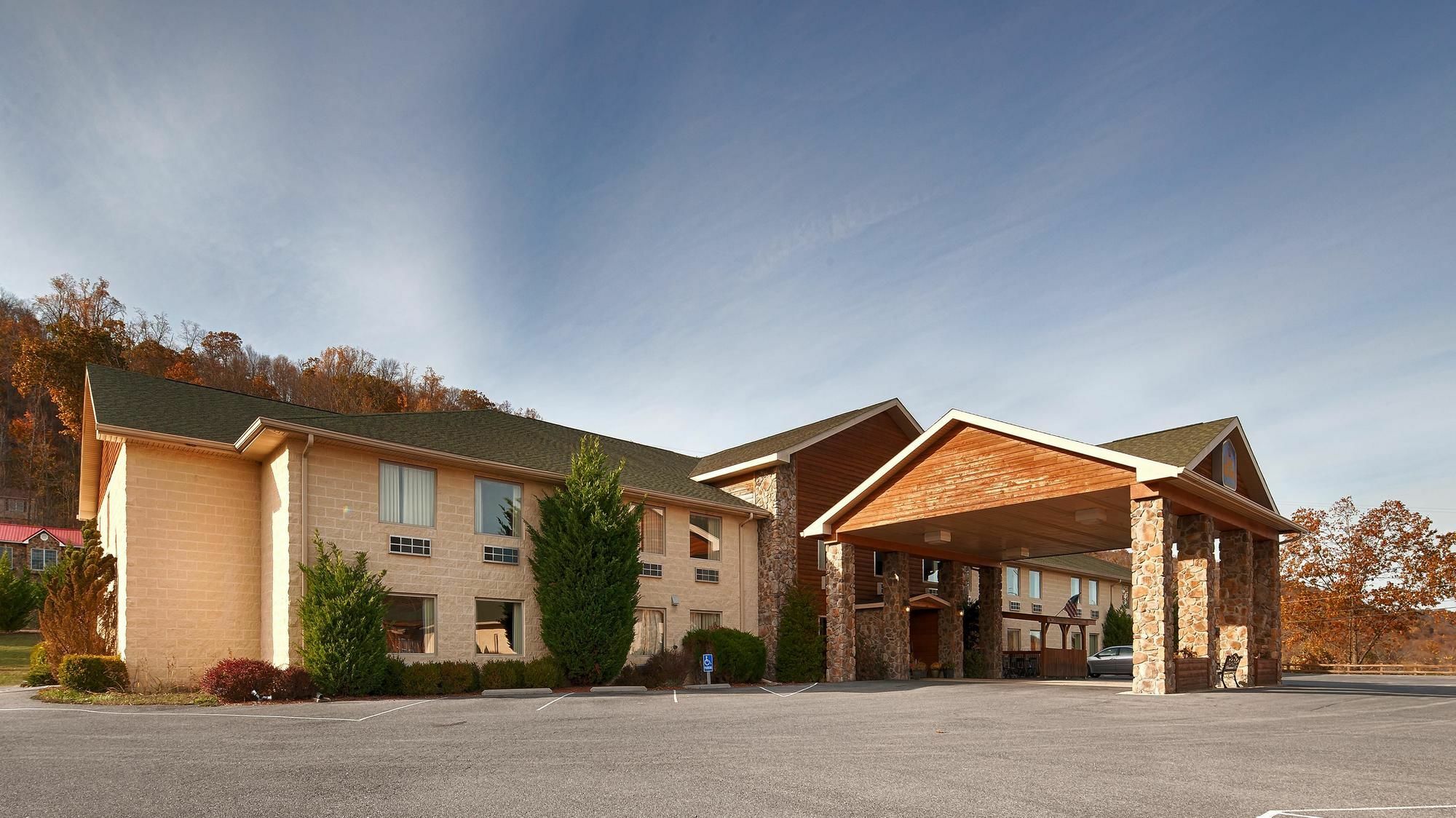 Surestay Plus Hotel By Best Western Berkeley Springs Exterior photo